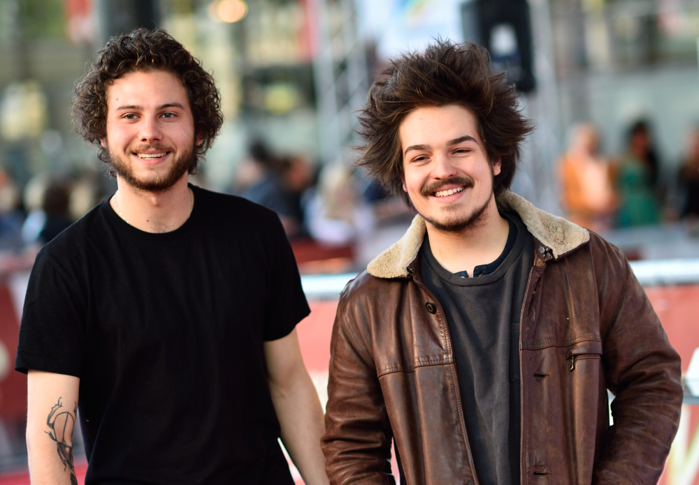 Песня milky chance. Группа Milky chance. Солист группы Milky chance. Milky chance Клеменс Ребайн.